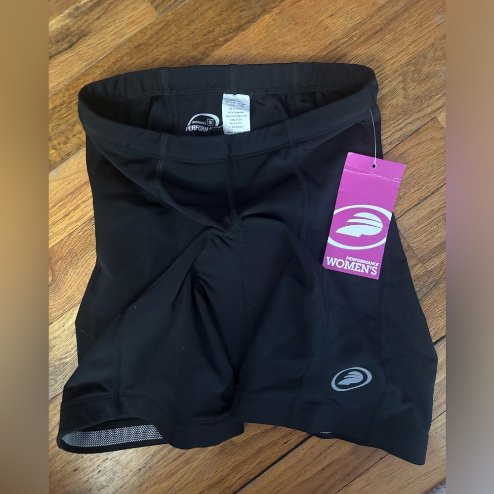 Performance women’s biker shorts size small NWT